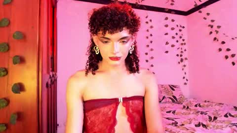 Snapshot of lucianromeo17 chatting on 09-30-25, 03:33 Lucy or Lucian 3 Come to my social Links3 online show from 09-30-25, 03:33