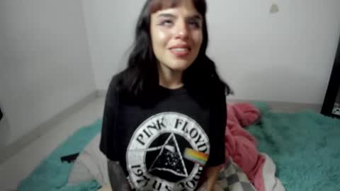 Snapshot of luciferrx666 chatting on 03-09-25, 07:01 camila online show from 03-09-25, 07:01