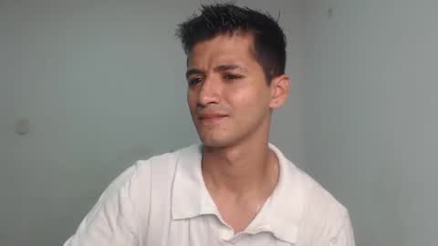 Snapshot of lucifferr_ chatting on 01-21-25, 01:39 leonel online show from 01-21-25, 01:39