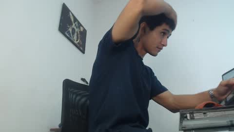 Snapshot of lucifferr_ chatting on 02-21-25, 06:04 leonel online show from 02-21-25, 06:04