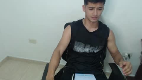 Snapshot of lucifferr_ chatting on 02-27-25, 11:48 leonel online show from 02-27-25, 11:48