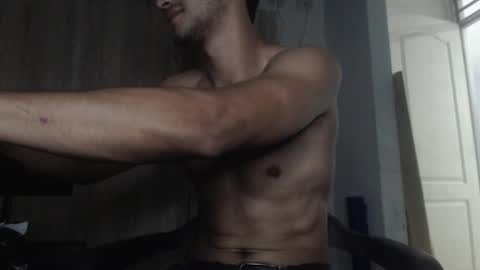 Snapshot of lucifferr_ chatting on 09-30-25, 01:32 leonel online show from 09-30-25, 01:32
