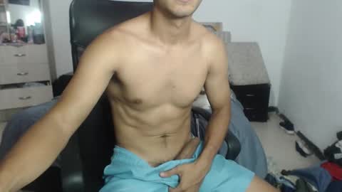 Snapshot of lucifferr_ chatting on 10-18-25, 11:49 leonel online show from 10-18-25, 11:49