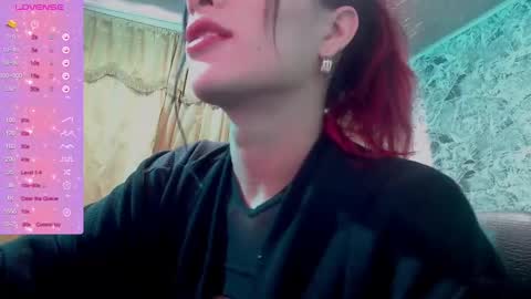 Snapshot of lucii_19 chatting on 02-13-25, 02:31 Lucia online show from 02-13-25, 02:31