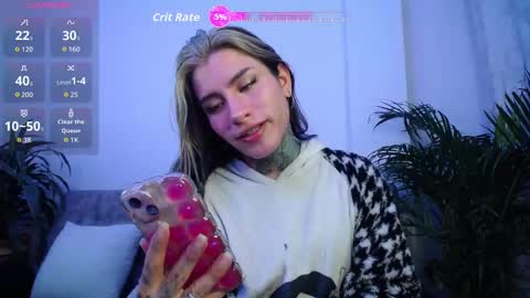 Snapshot of luciiana_lol chatting on 09-29-25, 09:03 luciiana online show from 09-29-25, 09:03