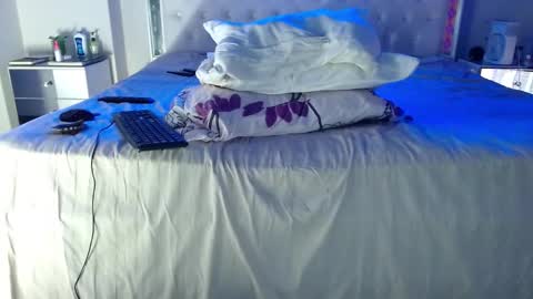 Snapshot of luciifer_hills chatting on 12-25-24, 11:43 luciifer_hills online show from 12-25-24, 11:43