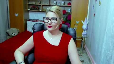 Snapshot of lucillefenlys chatting on 01-13-25, 05:44 Lucille Fenly online show from 01-13-25, 05:44