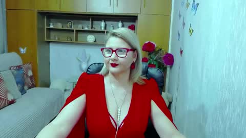 Snapshot of lucillefenlys chatting on 11-03-25, 05:03 Lucille Fenly online show from 11-03-25, 05:03