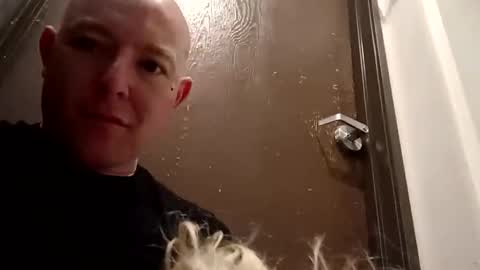 Snapshot of luckilyfound33 chatting on 02-19-26, 04:19 luckilyfound33 online show from 02-19-26, 04:19