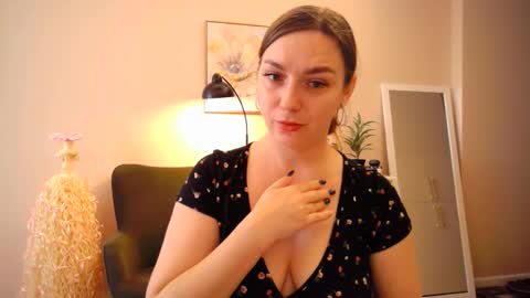 lucky_foryou_baby online show from 01-02-25, 09:43