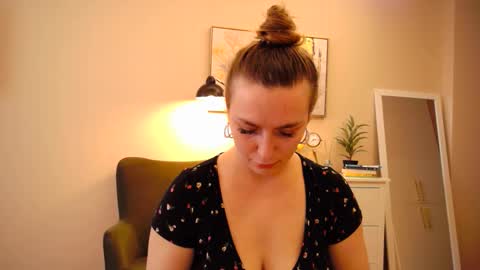 lucky_foryou_baby online show from 01-13-25, 10:36