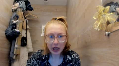 lucky_licky20 online show from 12-16-24, 04:13
