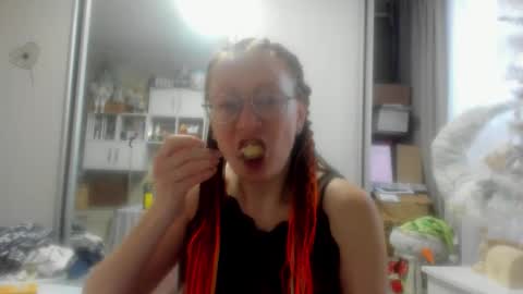 lucky_licky20 online show from 11-17-25, 02:28