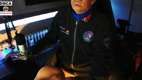 Snapshot of luckyfreak1 chatting on 02-02-25, 06:37 call me Stefan online show from 02-02-25, 06:37