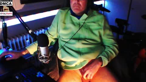 Snapshot of luckyfreak1 chatting on 02-23-25, 06:01 call me Stefan online show from 02-23-25, 06:01