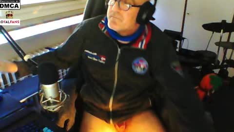 Snapshot of luckyfreak1 chatting on 03-02-25, 09:21 call me Stefan online show from 03-02-25, 09:21