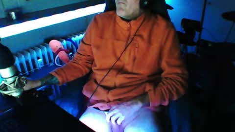 Snapshot of luckyfreak1 chatting on 02-07-26, 06:06 call me Stefan online show from 02-07-26, 06:06