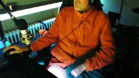 Snapshot of luckyfreak1 chatting on 02-08-26, 02:48 call me Stefan online show from 02-08-26, 02:48