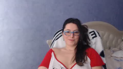 Snapshot of luckylinda23 chatting on 03-04-25, 07:01 luckylinda23 online show from 03-04-25, 07:01