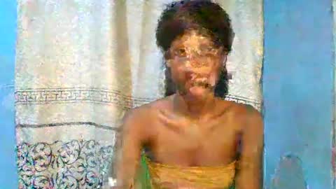 Snapshot of luckymadequeen chatting on 06-20-26, 05:54 Gloria online show from 06-20-26, 05:54