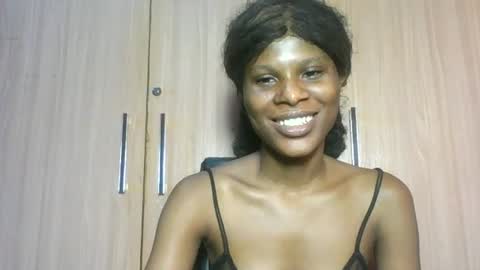 Snapshot of luckymadequeen chatting on 07-04-26, 01:34 Gloria online show from 07-04-26, 01:34