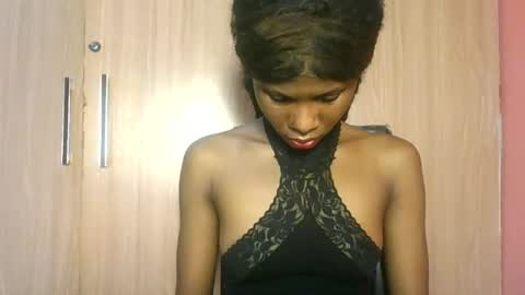 Snapshot of luckymadequeen chatting on 07-04-26, 11:22 Gloria online show from 07-04-26, 11:22