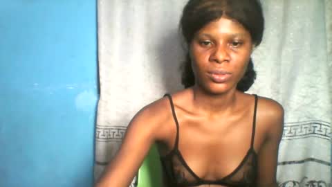 Snapshot of luckymadequeen chatting on 07-10-26, 01:10 Gloria online show from 07-10-26, 01:10