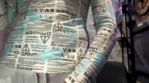 Snapshot of luckymenchik chatting on 11-16-25, 09:53 Ricky online show from 11-16-25, 09:53