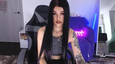 Monika online show from 11-23-25, 10:59