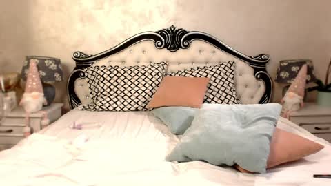 Mia online show from 12-02-24, 08:22