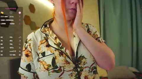 Rinredhead Gloriawith glasses Rayanother glasses online show from 01-08-26, 05:48