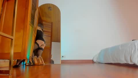 Snapshot of lucy__77 chatting on 12-03-24, 08:39 Hello my name is Lucy nice to meet you  thumb up is important for me kisses     online show from 12-03-24, 08:39