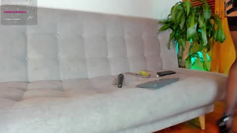 Snapshot of lucy__77 chatting on 01-27-25, 07:13 Hello my name is Lucy nice to meet you  thumb up is important for me kisses     online show from 01-27-25, 07:13