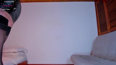 Snapshot of lucy__77 chatting on 03-04-25, 06:18 Hello my name is Lucy nice to meet you  thumb up is important for me kisses     online show from 03-04-25, 06:18