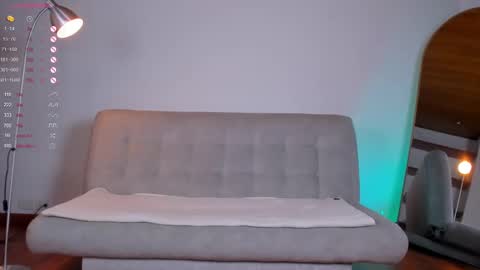 Snapshot of lucy__77 chatting on 09-10-25, 05:13 Hello my name is Lucy nice to meet you  thumb up is important for me kisses     online show from 09-10-25, 05:13