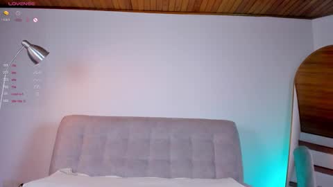 Snapshot of lucy__77 chatting on 09-11-25, 05:35 Hello my name is Lucy nice to meet you  thumb up is important for me kisses     online show from 09-11-25, 05:35