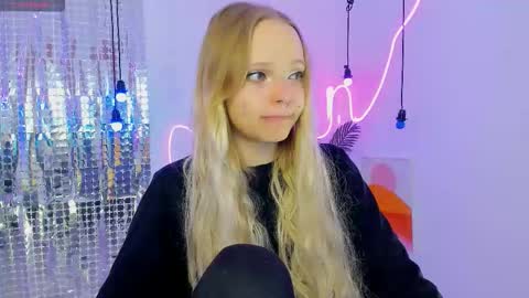 Lucy online show from 01-06-26, 02:10