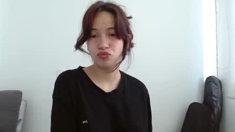 Snapshot of lucy_collins_g chatting on 02-28-25, 01:25 Lucy online show from 02-28-25, 01:25