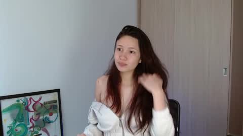 Snapshot of lucy_collins_g chatting on 10-20-25, 08:20 Lucy online show from 10-20-25, 08:20