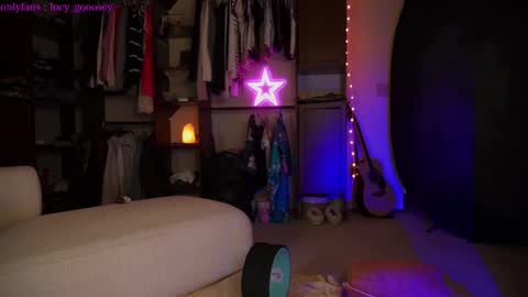 Lucy. online show from 01-19-25, 04:44