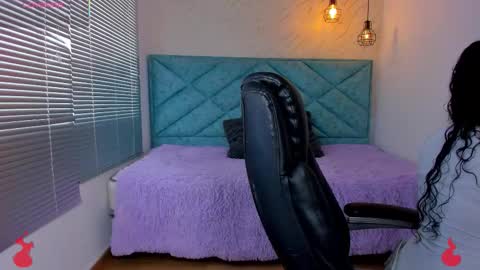 Snapshot of lucy_greys_ chatting on 01-07-26, 12:07 Lucy Greys online show from 01-07-26, 12:07