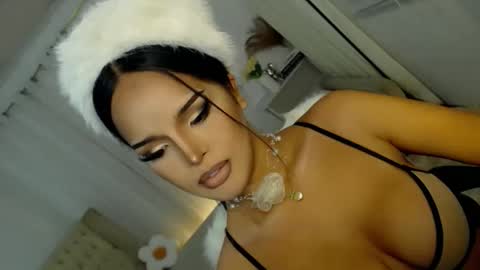    MONA    online show from 12-23-25, 07:17