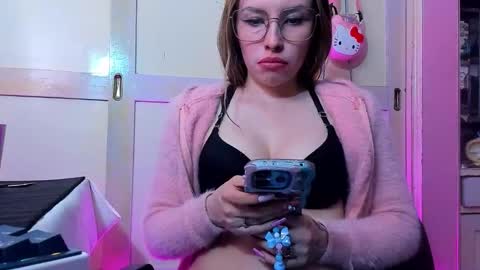 Snapshot of lucy_s3x chatting on 11-12-25, 05:30 Lulu online show from 11-12-25, 05:30