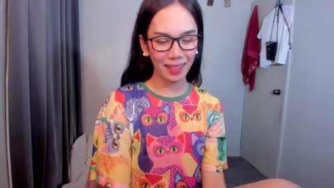 lucy_shane online show from 10-12-25, 09:14