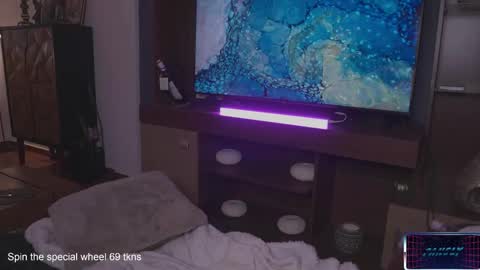 Snapshot of lucyallenx chatting on 12-20-24, 12:41 Lucy Alien online show from 12-20-24, 12:41
