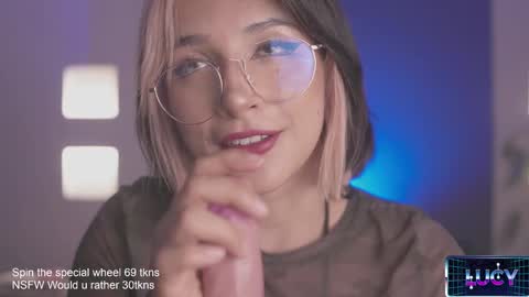 Snapshot of lucyallenx chatting on 03-01-25, 11:47 Lucy Alien online show from 03-01-25, 11:47
