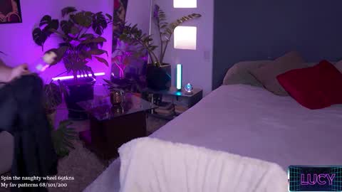 Snapshot of lucyallenx chatting on 09-26-25, 07:29 Lucy Alien online show from 09-26-25, 07:29