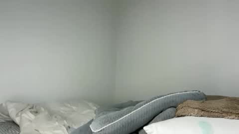 lucyforr online show from 04-05-26, 07:38