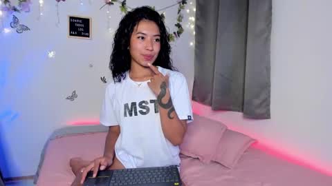 Snapshot of lucygarciia chatting on 01-10-25, 11:50 Lucy online show from 01-10-25, 11:50