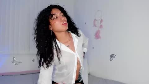 Snapshot of lucygarciia chatting on 11-28-25, 04:26 Lucy online show from 11-28-25, 04:26